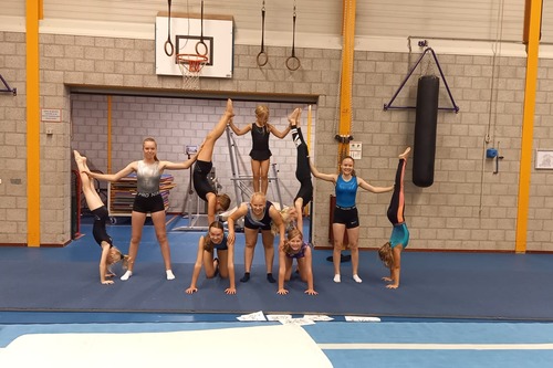 Recreatie acro-gymnastiek